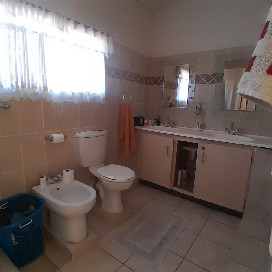 4 Bedroom Property for Sale in Schietfontein North West